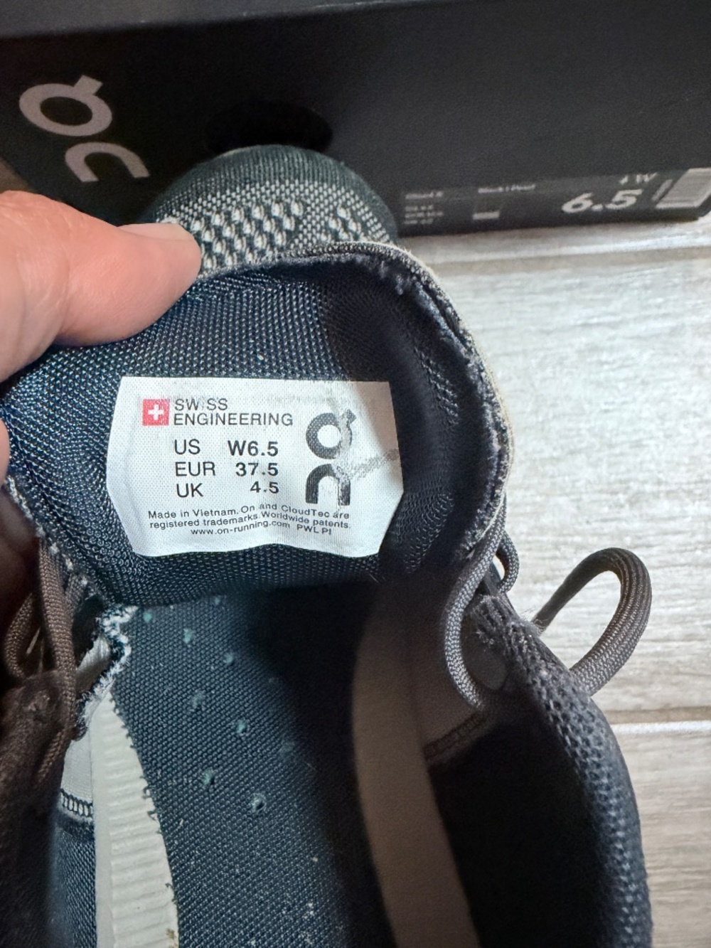 ON Cloud X - size 6.5 Womens - Picture 6 of 7